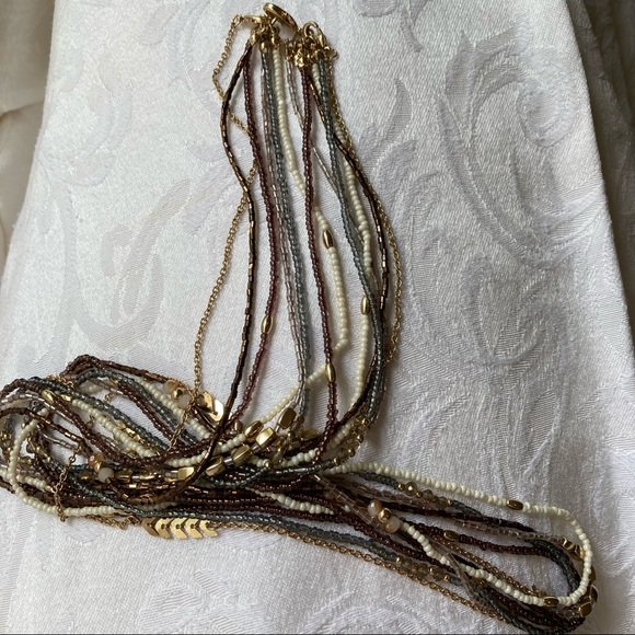 3/$25 💋 Seed pearls necklace gold tone 36” length costume jewelry - Picture 3 of 7